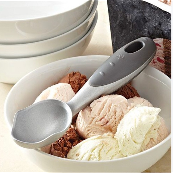 Pampered Chef Ice Cream Scoop - Picture 1 of 2